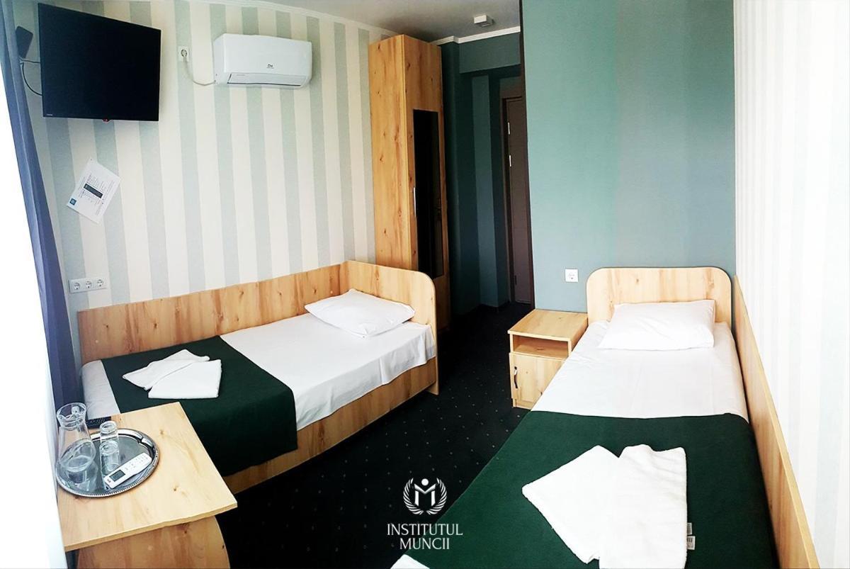 Institutul Muncii Hotel Chişinău Eksteriør billede